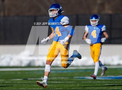 Thumbnail 2 in Catholic Central vs. Oakridge (MHSAA D5 Regional Final) photogallery.