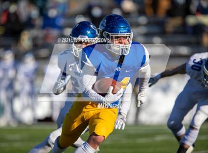 Thumbnail 3 in Catholic Central vs. Oakridge (MHSAA D5 Regional Final) photogallery.