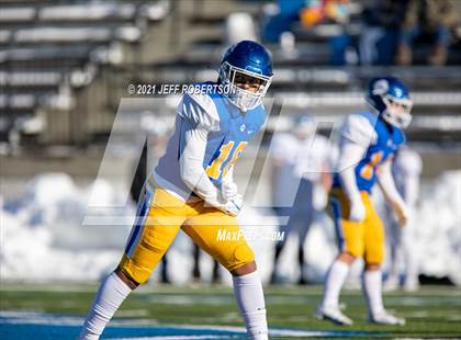 Thumbnail 3 in Catholic Central vs. Oakridge (MHSAA D5 Regional Final) photogallery.