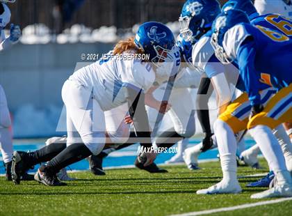 Thumbnail 3 in Catholic Central vs. Oakridge (MHSAA D5 Regional Final) photogallery.