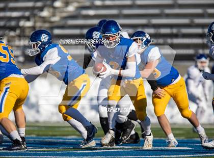 Thumbnail 2 in Catholic Central vs. Oakridge (MHSAA D5 Regional Final) photogallery.