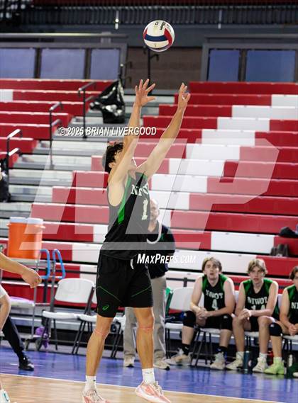 Thumbnail 2 in Niwot vs Grandview (CHSAA 5A Round 2) photogallery.