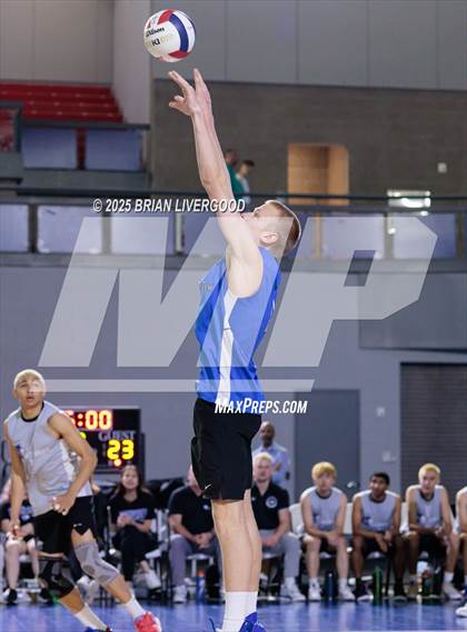 Thumbnail 3 in Niwot vs Grandview (CHSAA 5A Round 2) photogallery.
