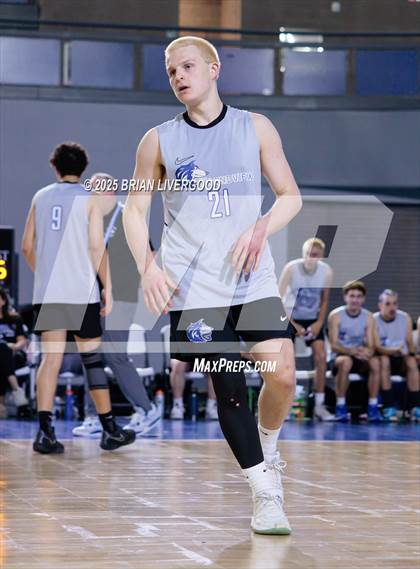 Thumbnail 3 in Niwot vs Grandview (CHSAA 5A Round 2) photogallery.