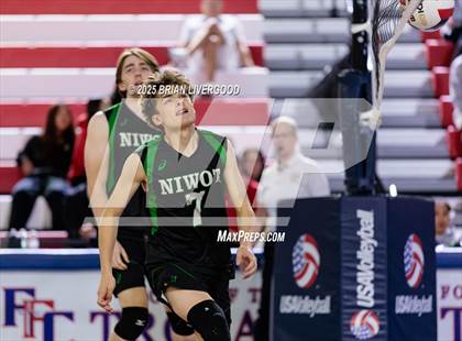 Thumbnail 3 in Niwot vs Grandview (CHSAA 5A Round 2) photogallery.