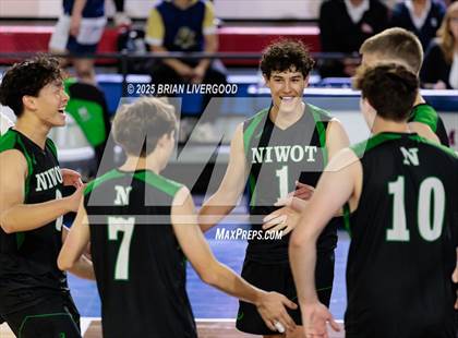 Thumbnail 2 in Niwot vs Grandview (CHSAA 5A Round 2) photogallery.