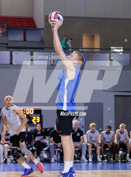 Thumbnail 2 in Niwot vs Grandview (CHSAA 5A Round 2) photogallery.