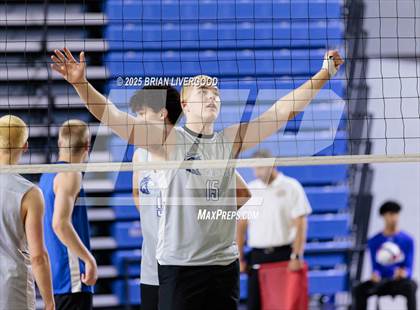 Thumbnail 2 in Niwot vs Grandview (CHSAA 5A Round 2) photogallery.