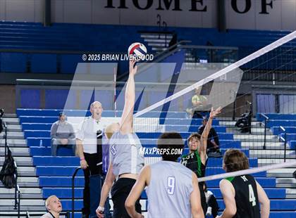 Thumbnail 2 in Niwot vs Grandview (CHSAA 5A Round 2) photogallery.