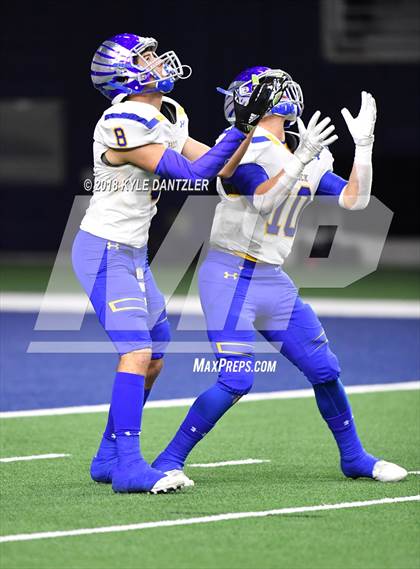 Thumbnail 3 in Malakoff vs Brock (UIL 3A Division 1 Semifinal) photogallery.