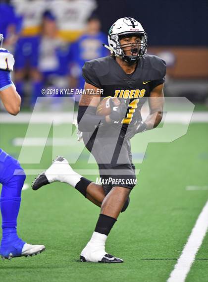 Thumbnail 1 in Malakoff vs Brock (UIL 3A Division 1 Semifinal) photogallery.