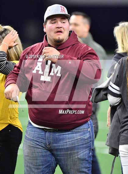 Thumbnail 2 in Malakoff vs Brock (UIL 3A Division 1 Semifinal) photogallery.