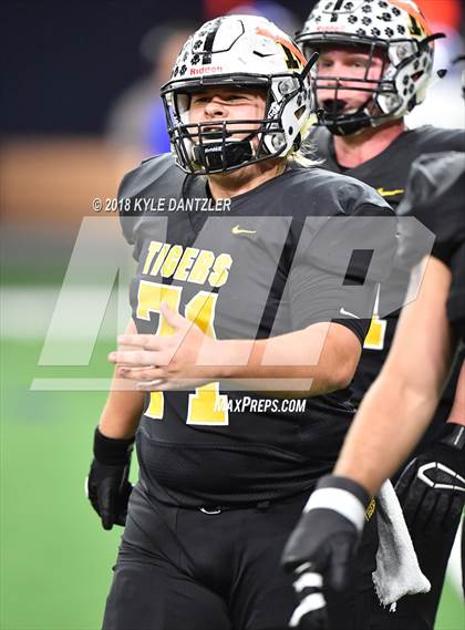 Thumbnail 2 in Malakoff vs Brock (UIL 3A Division 1 Semifinal) photogallery.