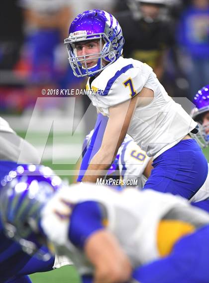 Thumbnail 2 in Malakoff vs Brock (UIL 3A Division 1 Semifinal) photogallery.
