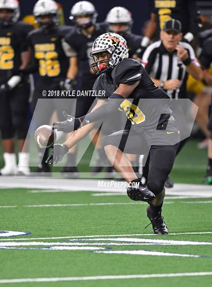 Thumbnail 2 in Malakoff vs Brock (UIL 3A Division 1 Semifinal) photogallery.