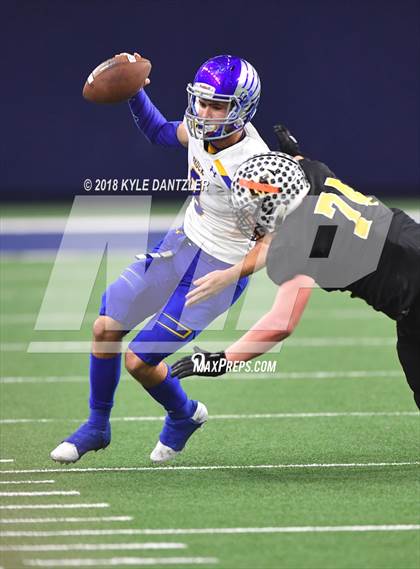 Thumbnail 3 in Malakoff vs Brock (UIL 3A Division 1 Semifinal) photogallery.