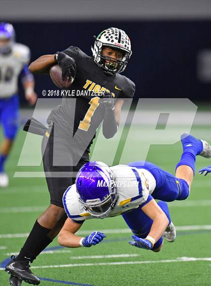 Thumbnail 3 in Malakoff vs Brock (UIL 3A Division 1 Semifinal) photogallery.