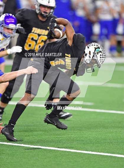 Thumbnail 1 in Malakoff vs Brock (UIL 3A Division 1 Semifinal) photogallery.