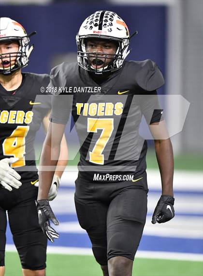 Thumbnail 2 in Malakoff vs Brock (UIL 3A Division 1 Semifinal) photogallery.