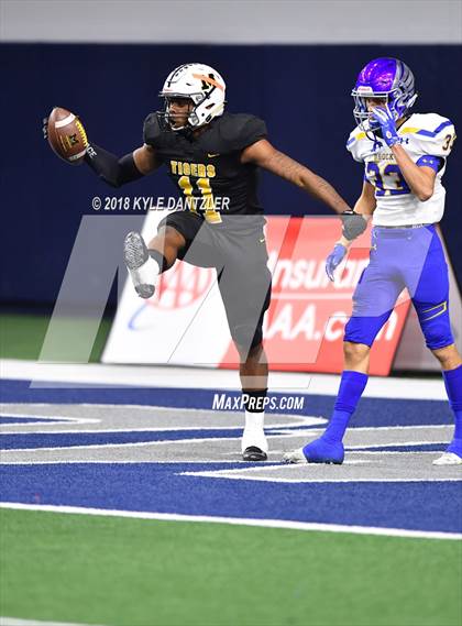 Thumbnail 2 in Malakoff vs Brock (UIL 3A Division 1 Semifinal) photogallery.