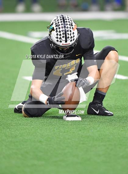 Thumbnail 2 in Malakoff vs Brock (UIL 3A Division 1 Semifinal) photogallery.