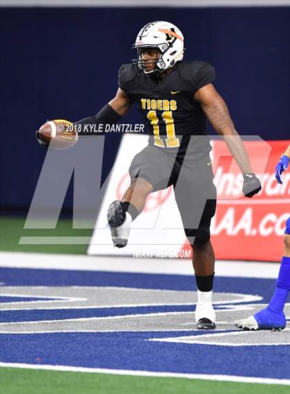 Thumbnail 3 in Malakoff vs Brock (UIL 3A Division 1 Semifinal) photogallery.