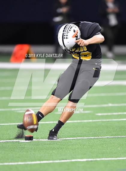 Thumbnail 2 in Malakoff vs Brock (UIL 3A Division 1 Semifinal) photogallery.