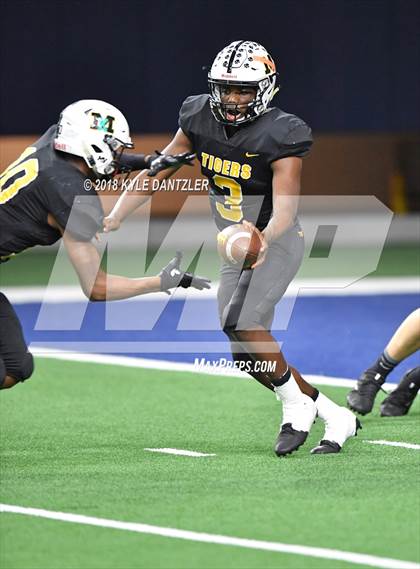 Thumbnail 1 in Malakoff vs Brock (UIL 3A Division 1 Semifinal) photogallery.