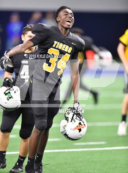 Thumbnail 3 in Malakoff vs Brock (UIL 3A Division 1 Semifinal) photogallery.