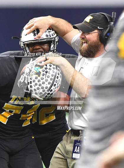 Thumbnail 3 in Malakoff vs Brock (UIL 3A Division 1 Semifinal) photogallery.