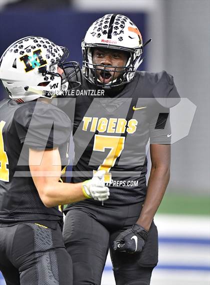 Thumbnail 1 in Malakoff vs Brock (UIL 3A Division 1 Semifinal) photogallery.