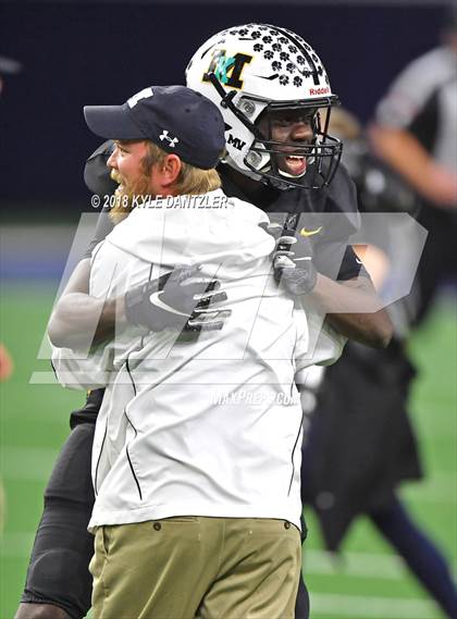 Thumbnail 2 in Malakoff vs Brock (UIL 3A Division 1 Semifinal) photogallery.