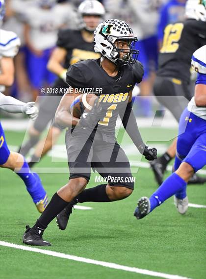 Thumbnail 3 in Malakoff vs Brock (UIL 3A Division 1 Semifinal) photogallery.
