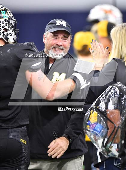 Thumbnail 2 in Malakoff vs Brock (UIL 3A Division 1 Semifinal) photogallery.