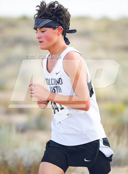 Thumbnail 1 in JV: 2025 APS Metro Championships photogallery.