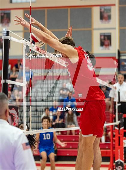 Thumbnail 1 in Fishers vs. Hamilton Southeastern (IHSAA Sectional 8 Round 1) photogallery.