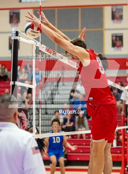 Thumbnail 3 in Fishers vs. Hamilton Southeastern (IHSAA Sectional 8 Round 1) photogallery.
