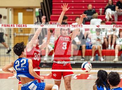 Thumbnail 2 in Fishers vs. Hamilton Southeastern (IHSAA Sectional 8 Round 1) photogallery.