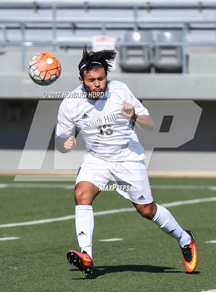 Thumbnail 2 in South Hills vs. Azle (Jonny Baggett Memorial Kickoff Classic) photogallery.