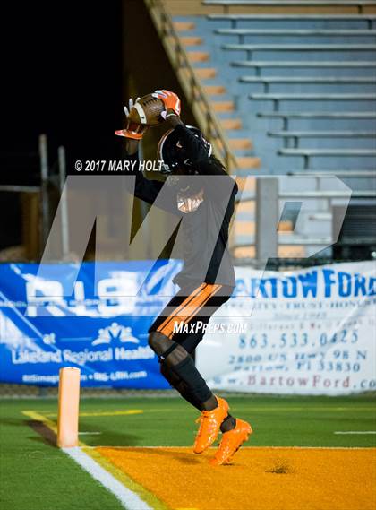 Thumbnail 1 in Winter Haven @ Lakeland (FHSAA 7A Regional Semifinal) photogallery.