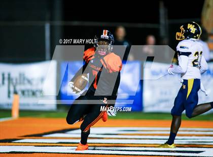 Thumbnail 3 in Winter Haven @ Lakeland (FHSAA 7A Regional Semifinal) photogallery.
