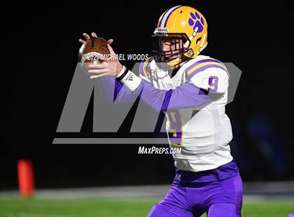 Thumbnail 2 in Shiloh Christian vs. Dumas (AAA 4A Quarterfinal Playoff) photogallery.