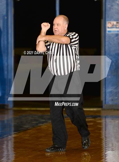 Thumbnail 1 in Arleta vs. Alhambra (San Marino Tournament) photogallery.
