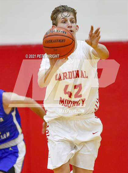 Thumbnail 2 in Sarasota Christian @ Cardinal Mooney photogallery.