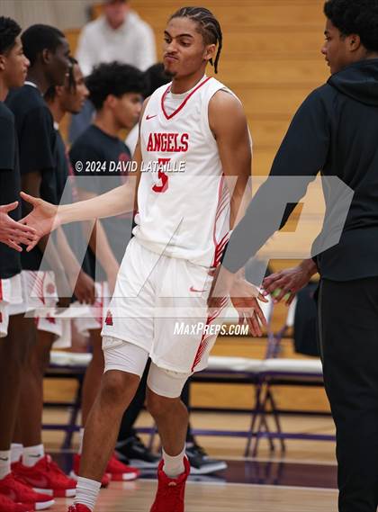Thumbnail 2 in Riverdale Ridge vs. Denver East photogallery.