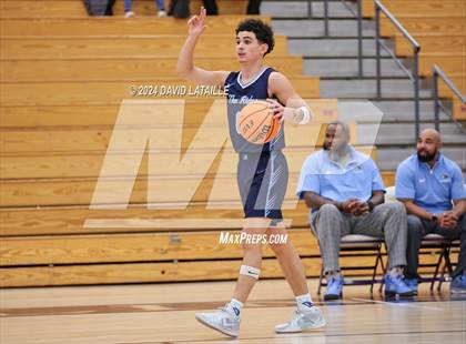 Thumbnail 2 in Riverdale Ridge vs. Denver East photogallery.