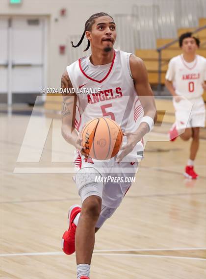 Thumbnail 2 in Riverdale Ridge vs. Denver East photogallery.