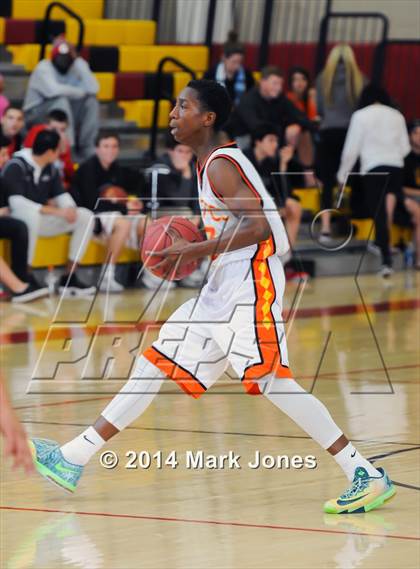Thumbnail 2 in Corona del Sol vs. Chinle (Hoophall West Tournament) photogallery.