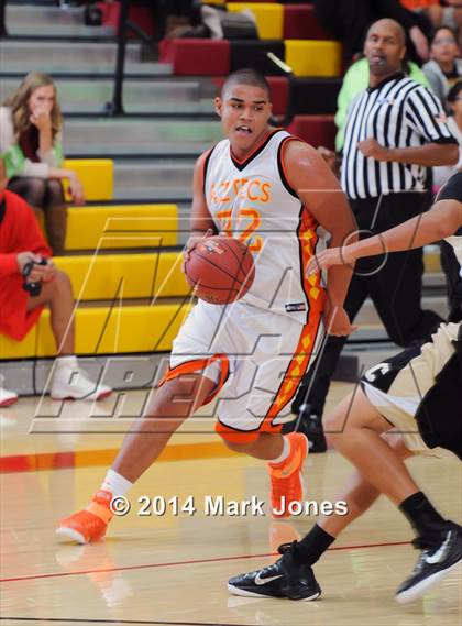 Thumbnail 3 in Corona del Sol vs. Chinle (Hoophall West Tournament) photogallery.