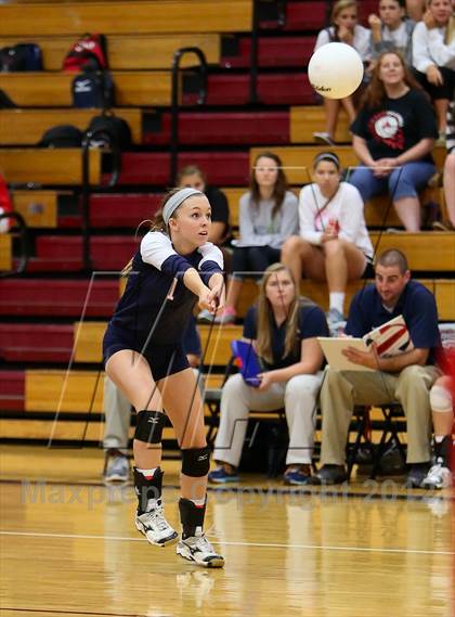 Thumbnail 3 in Olathe East vs. Lansing photogallery.